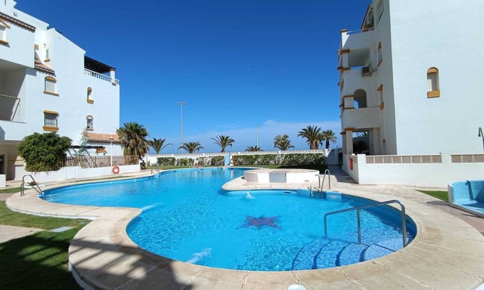 Roquetas de Mar Apartamento | 1ªLINEA-VISTAS AL MAR, WIFI, AC AireAcondicionado,Piscina