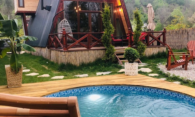 Sapanca Casa | 2+1 Heated Pool-Fireplace-Sheltered 5 Person Bungalow in Sapanca Memnuniye
