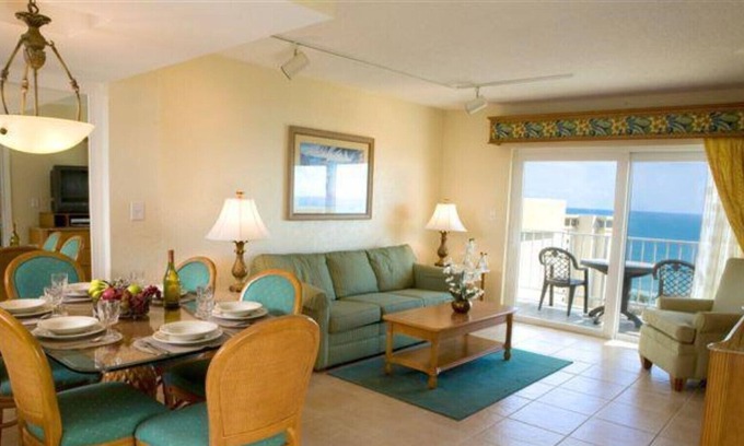 Birch Park Finger Streets Condominio | "2" 1bed 1 baño condominio 1 cuadra de la playa duerme 6
