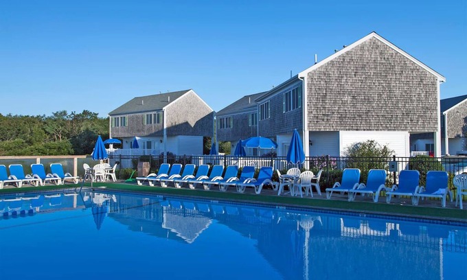 West Yarmouth Apartamento | 2 1BR Townhouses, Green Harbor Resort, Sun Loungers, Picnic Area, Beach Access