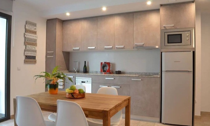 Roses Town Center Apartamento | 2.2 NUEVO en centro ROSES con WI-FI, AC y TV sat a 60 m MAR