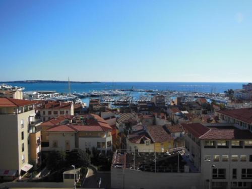 Cannes Old Town Apartamento | 2, 3 and 4 bedroom sea view Forville Apartments 5 mins from the Palais