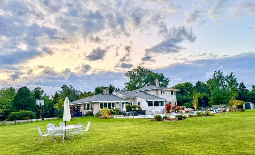 Highland Park Casa | 2-Acre Highland Park Retreat with Heated Pool ~ 5*