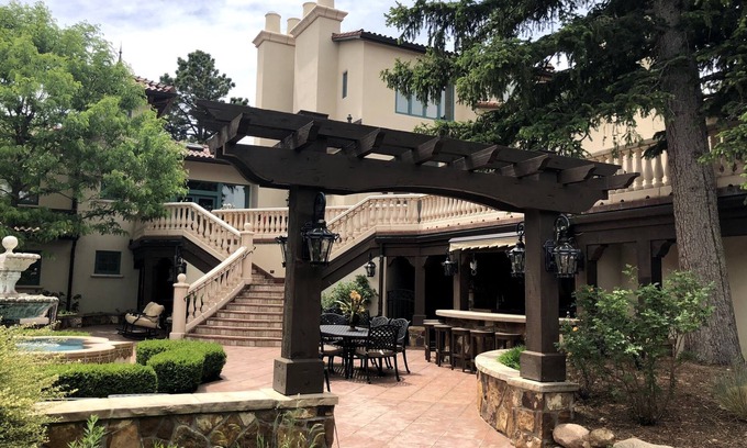 Broadmoor Casa | 2 Acre Resort en Broadmoor --- 5 estrellas de lujo