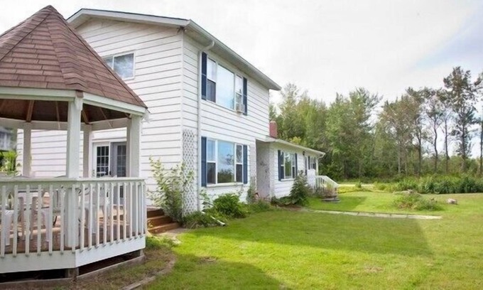 Collingwood Cabaña | 2 Acre Casa Frente al Mar