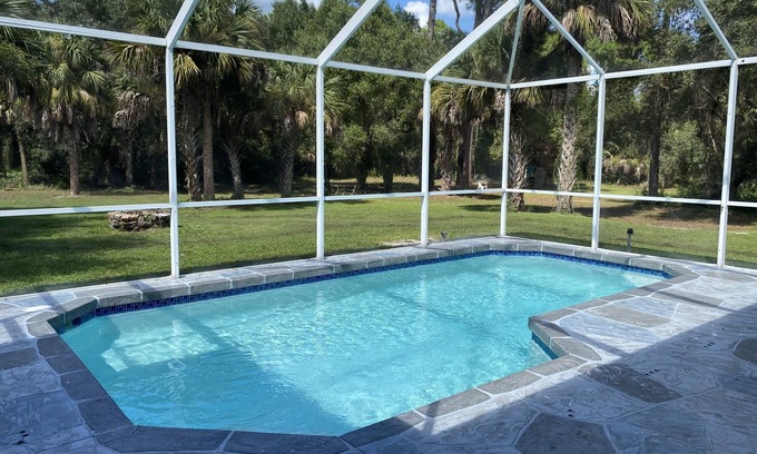 North Port Chalet De Esquí | 2+ Acres Lot 3BR/2BA 2200 Sq.ft - Salt Heated Pool