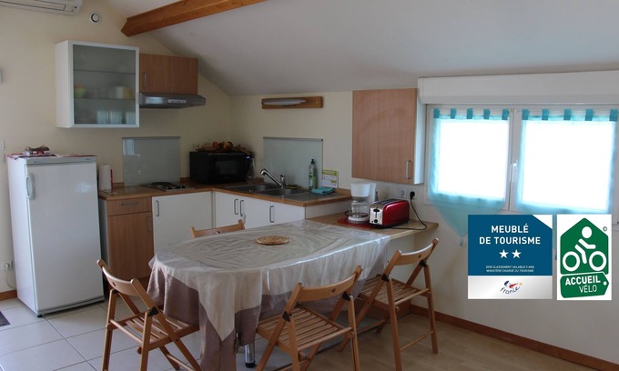 Bourroches Apartamento | 2* air-conditioned furnished apartment in a quiet area