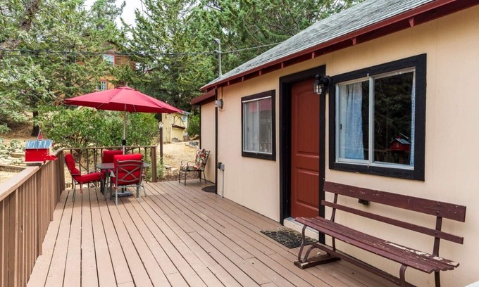 Julian Casa | 2 B / R TOP RATED Private Historic Cabin A / C