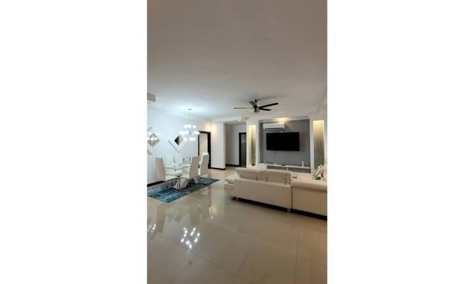 Rollington Town Condominio | 2 B/room upscale location, pool, security, laundry