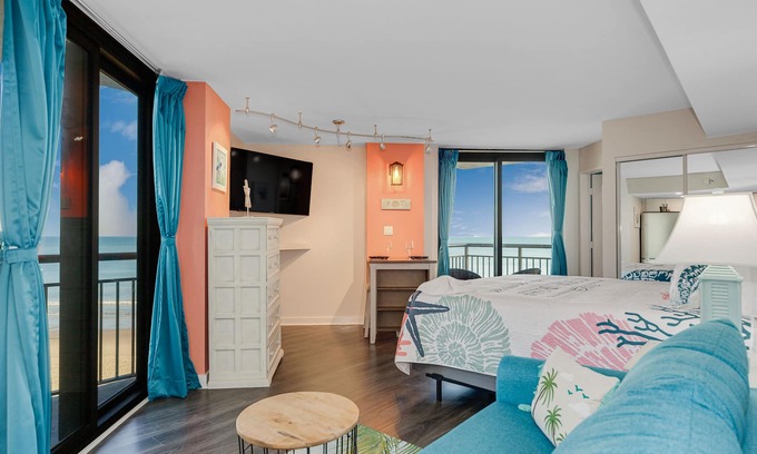 Myrtle Beach Condominio | 2 BALCONIES/DIRECT OCEANFRONT/PET FRIENDLY/CORNER UNIT/ BEST VIEW/GREAT RESORT
