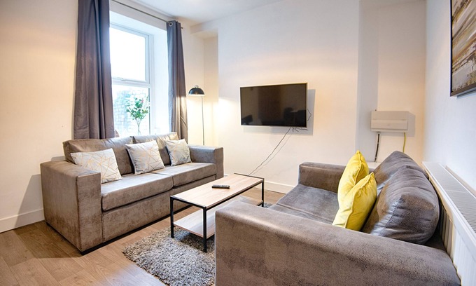 Port Talbot Casa | Talbot Steel - Place to Stay!