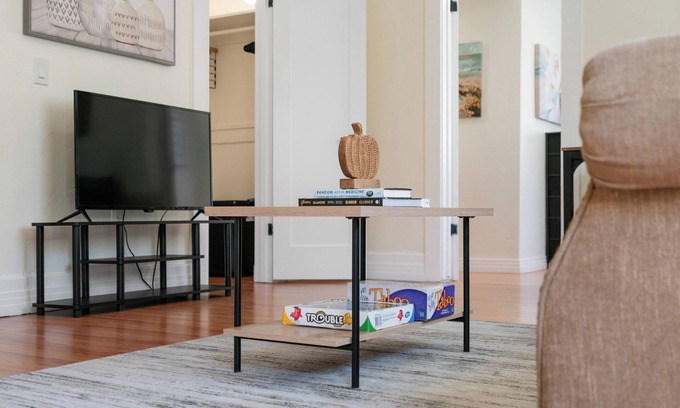 Westmont Apartamento | 2 Baths > Easy Access to Fairplex & Colleges > Fast WiFi