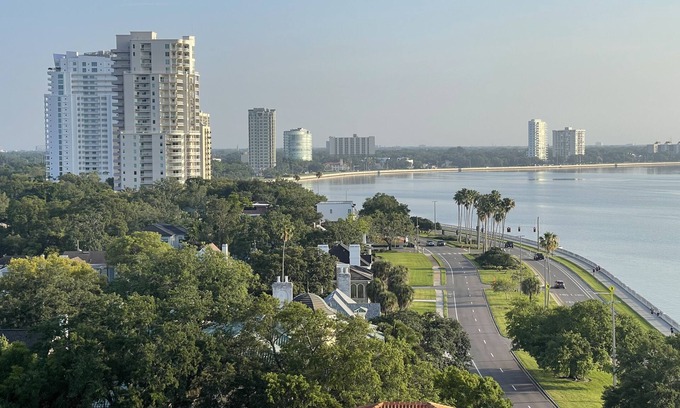 Bayshore Beautiful Condominio | 2 Bd/2 Ba Bayshore Blvd Condo|spectacular views of Tampa Bay|Free Parking|Pool