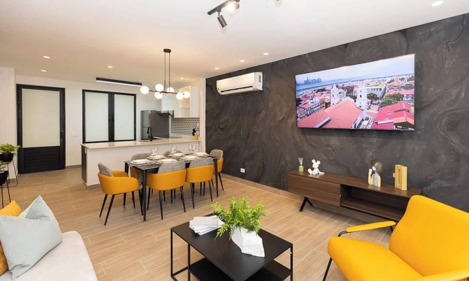 Casco Viejo Condominio | 2 D + 2 Baños en Casco Viejo de la Ciudad de Panamá con Piscina en la Azotea y Bebida de Bienvenida