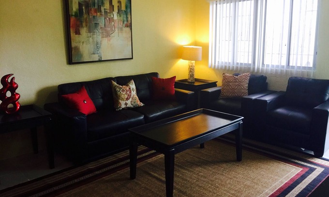 Sinajana Apartamento | ** Ahorre AHORA $ 75 noche-2 recámaras / 1 ba cerca de NAVY BASE