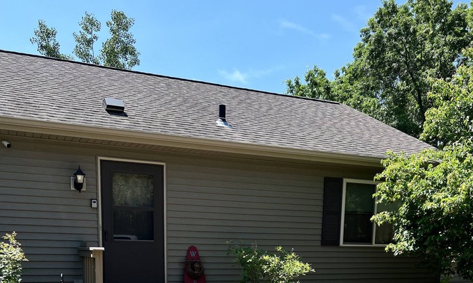 New Lisbon Cabaña | 2 Bdrm Pet Friendly Cottage 2 min to Castle Rock Lake
