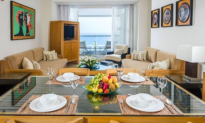 Granjas del Marques Apartamento | 2 Bdrm Suite w/ Kitchenette on the Beach in Acapulco