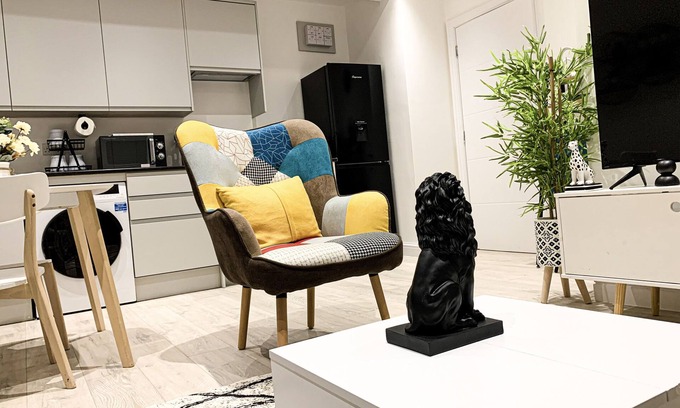 West Hendon Apartamento | 2 Bed 1 Bath Luxury Stay Apartment for family