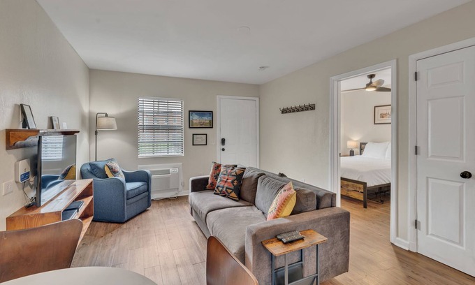 West End Apartamento | 2 Bed 1 Bath Near Nashville!