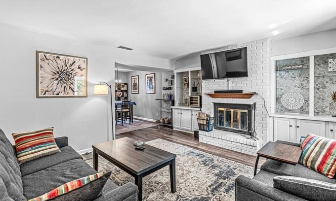Old Northside Casa | 2 bed 2.5 bath in one of Indy's hottest areas
