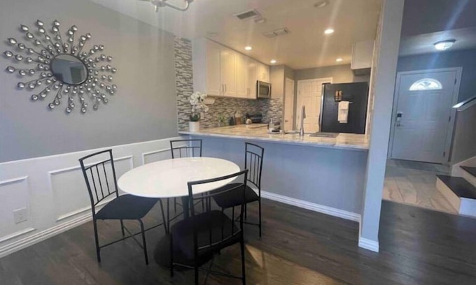 South Arlington Casa | 2 bed 2.5 bath townhouse with private parking.