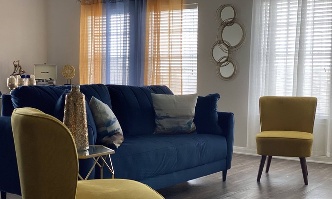 Riverside Terrace Apartamento | 2 bed| 2 bath| 1300 SF across from Herman Park Mins to Med Center, NRG and Dwntn