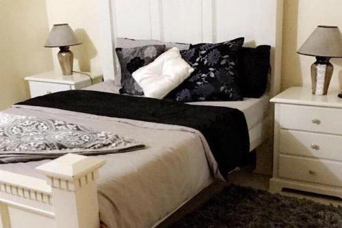 Old Harbour Casa | 2 Bed-2 bath-AirCon-Parking-New Harbour Village 3