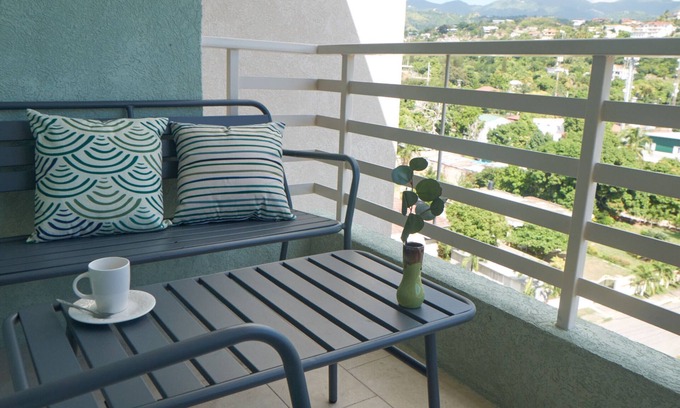 Eastwood Park Apartamento | 2 bed 2 bath apartment exactly across from the National Stadium/Arena
