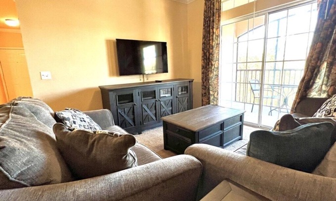 Davenport Casa | 2 Bed 2 Bath Condo in Tuscana Resort-