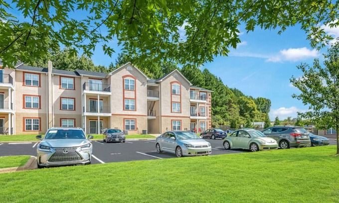 Concord Condominio | 2 bed/2 Full Bath+Washer and Dryer and Com Kitchen
