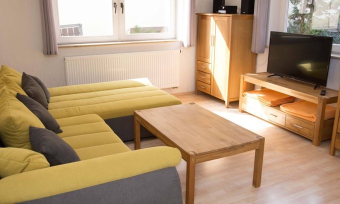 Minfeld Apartamento | Apartamento de 2 camas "Ferienwohnung Hofgarten" - Casa de huéspedes SOLANA