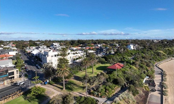 Hampton Condominio | 2 bed apartment for up to 6 people in awesome beachside Hampton