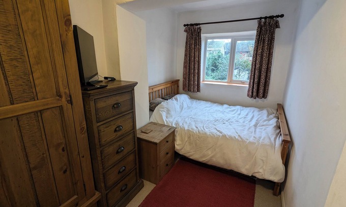 Faringdon Cabaña | 2-Bed cosy cottage in a quiet market town, south facing views