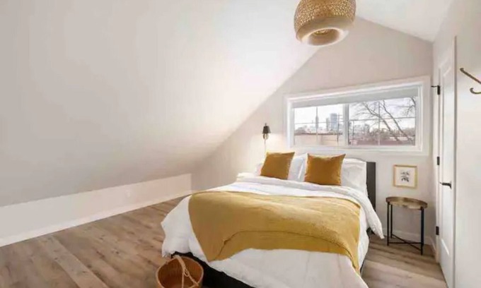 Inglewood Casa | 2 bed Fantastic Inglewood guesthouse w parking