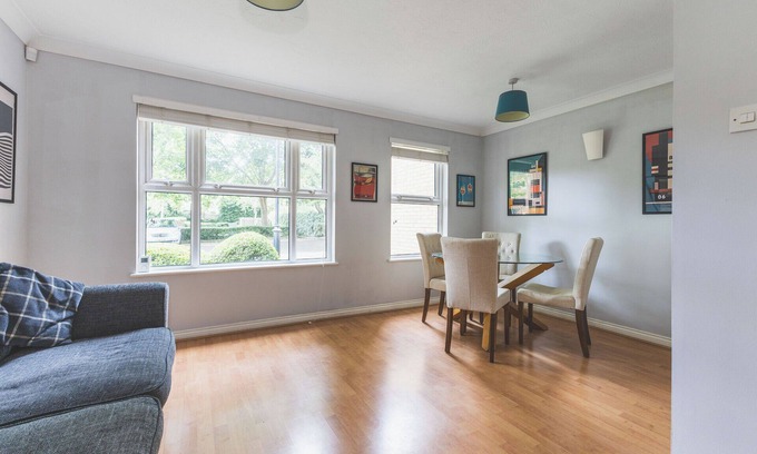 Southfield Apartamento | 2-Bed Flat Prime Location Near Amenities
