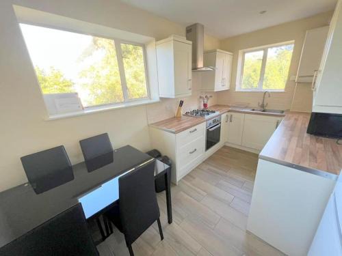 Wallington North Apartamento | 2-bed Flat - Wallington - 6min walk to station