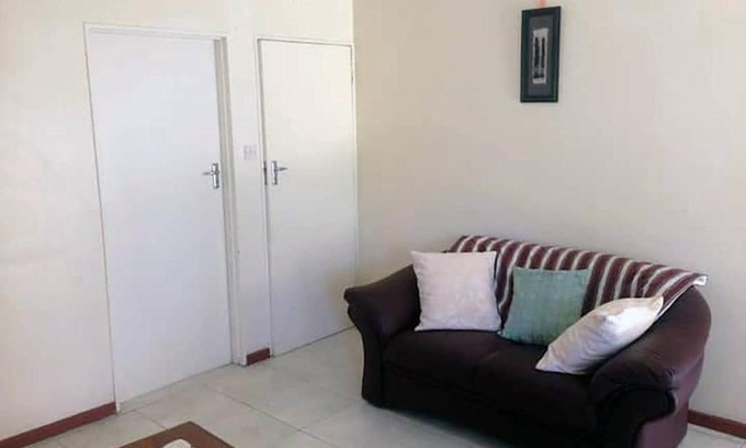 Harare Apartamento | 2 bed guesthouse in Mabelreign - 2012