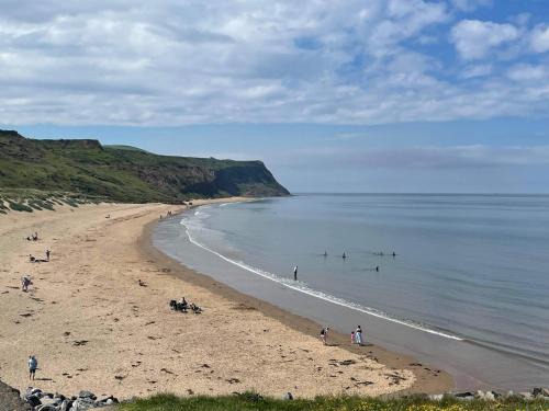 Skinningrove Casa | 2 bed house -close to Cleveland way,lovely beaches