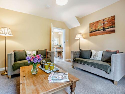 Alford Casa | 2 Bed in Alford 92252