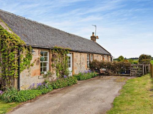 Conon Bridge Casa | 2 Bed in Conon Bridge CA387