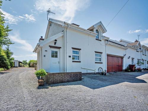 Cosheston Casa | 2 Bed in Cosheston 60704