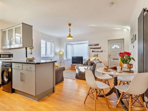 Exmouth Casa | 2 Bed in Exmouth 85780