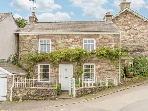 Llangynidr Casa | 2 bed in Llangynidr BN023