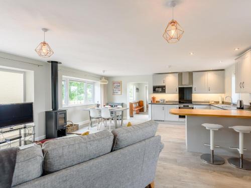 Newent Casa | 2 Bed in Newent 78696