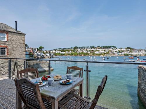 Polruan Casa | 2 Bed in Polruan PC074