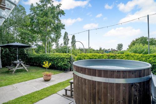 Muchelney Casa | 2 Bed in Thorney oc-r32363