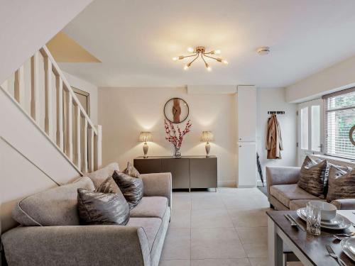 Warwick Town Centre Casa | 2 Bed in Warwick 93085