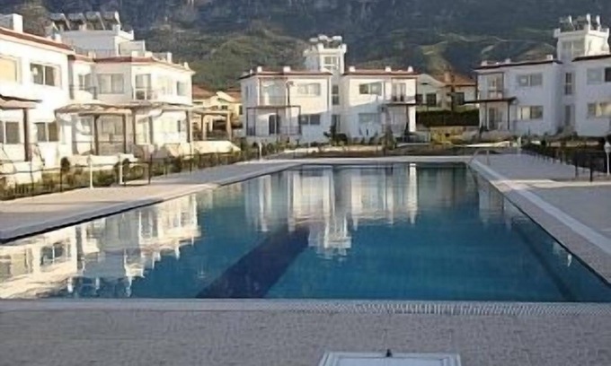 Politiko Apartamento | 2 Bed Luxury Apt vistas al mar Mediterráneo, capacidad para 5 personas