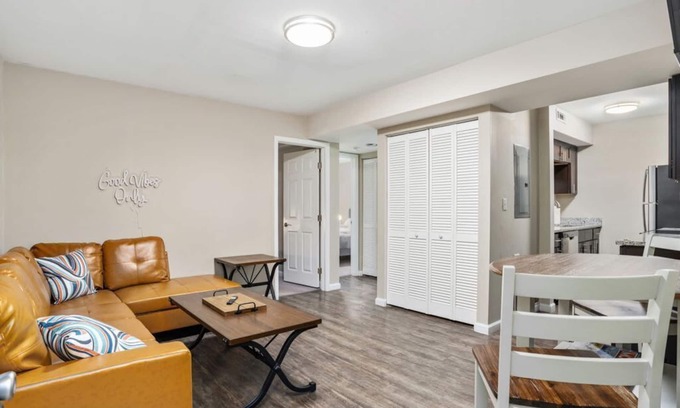 University District Apartamento | 2 bed on 4th St and 15th Ave