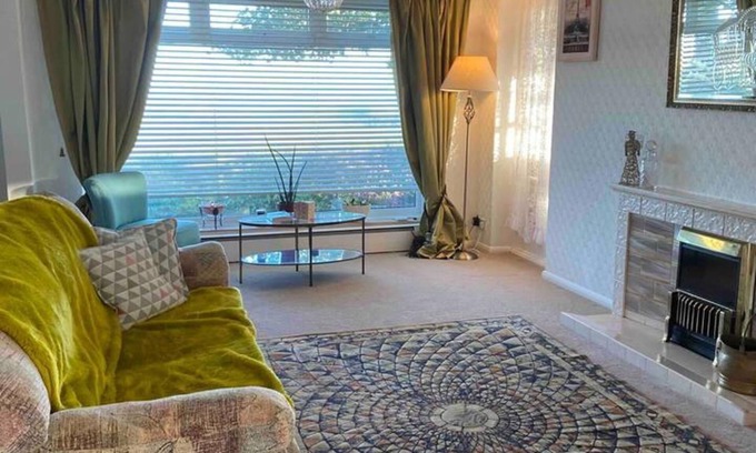 Woodingdean Casa | 2 Bed Retreat With Amazing Sea Views in Brighton